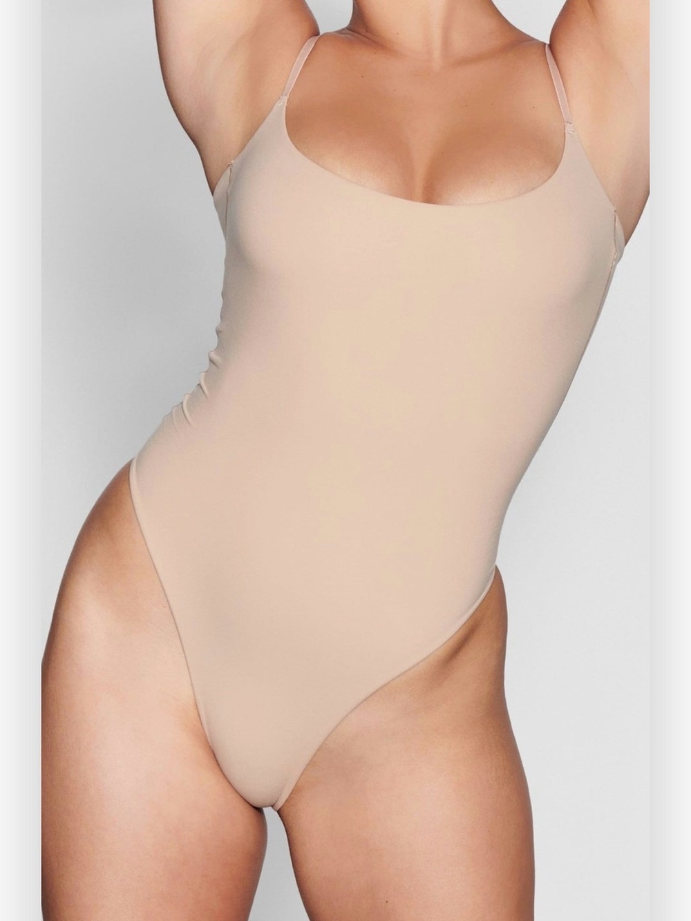 SKIMS square neck bodysuit suit suit with spaghetti strap